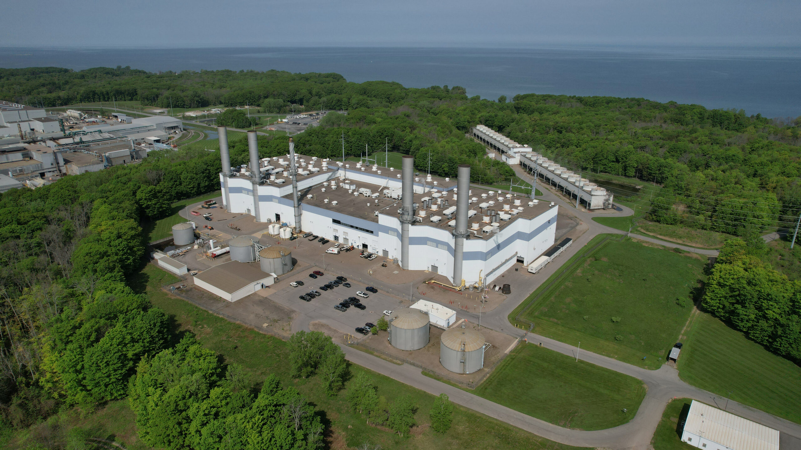 Figure 2: Luminant, a subsidiary of Vistra Corp., operates the Independence Power Plant in Oswego, New York, that has a generating capacity of 1,212 megawatts (1,212,000 kilowatts hours). Courtesy: EarthTronics